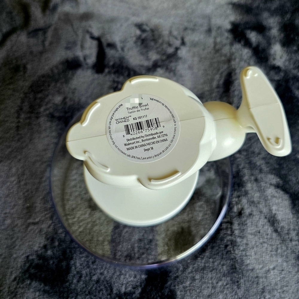 New Easter plastic White Bunny Truffle Bowl / vase for flower/ egg filling - Picture 5 of 5